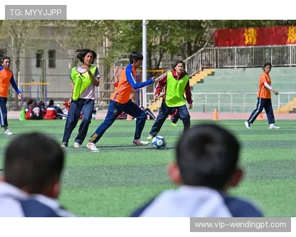 问鼎娱乐足球官网尽享精彩赛事内容带你领略足球魅力 问鼎娱乐足球官网尽享精彩赛事内容带你领略足球魅力